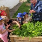 children-gardening