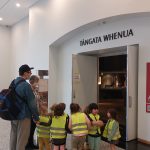kids-visit-museum