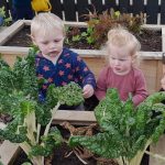 children-gardening