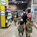 children-visit-shopping-mall