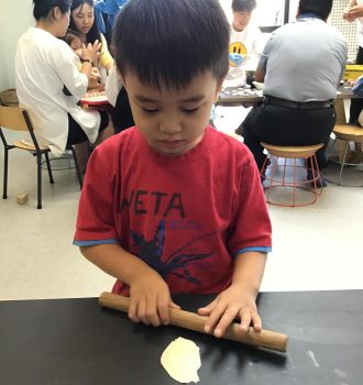 Tamariki-making-Dumplings